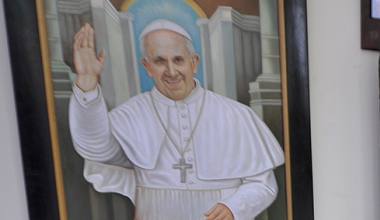 Mensaje sobre la familia, la silla y fotos perduran del Papa Francisco