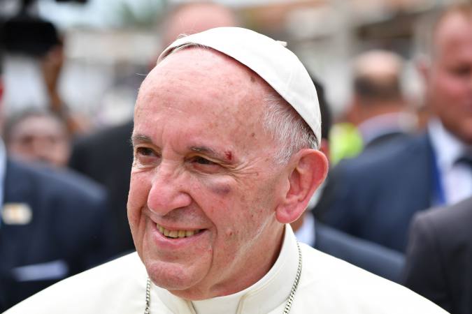 Papa Francisco queda levemente herido tras incidente en Cartagena